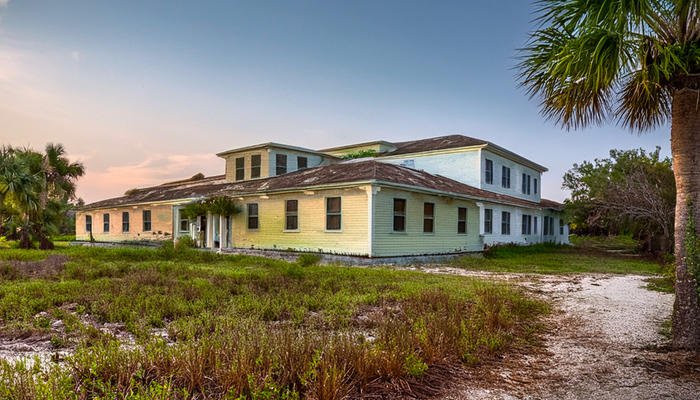 Abandoned assisted living building in Florida
